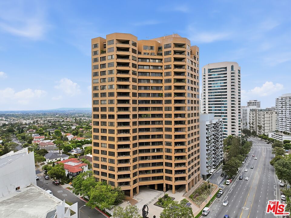 The Mirabella tower on Wilshire Boulevard